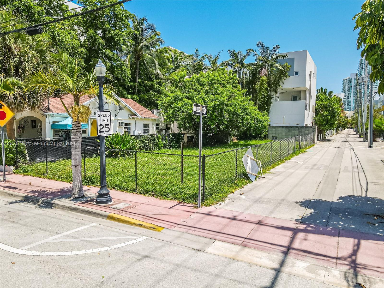 918 4th St Miami Beach, FL 33139