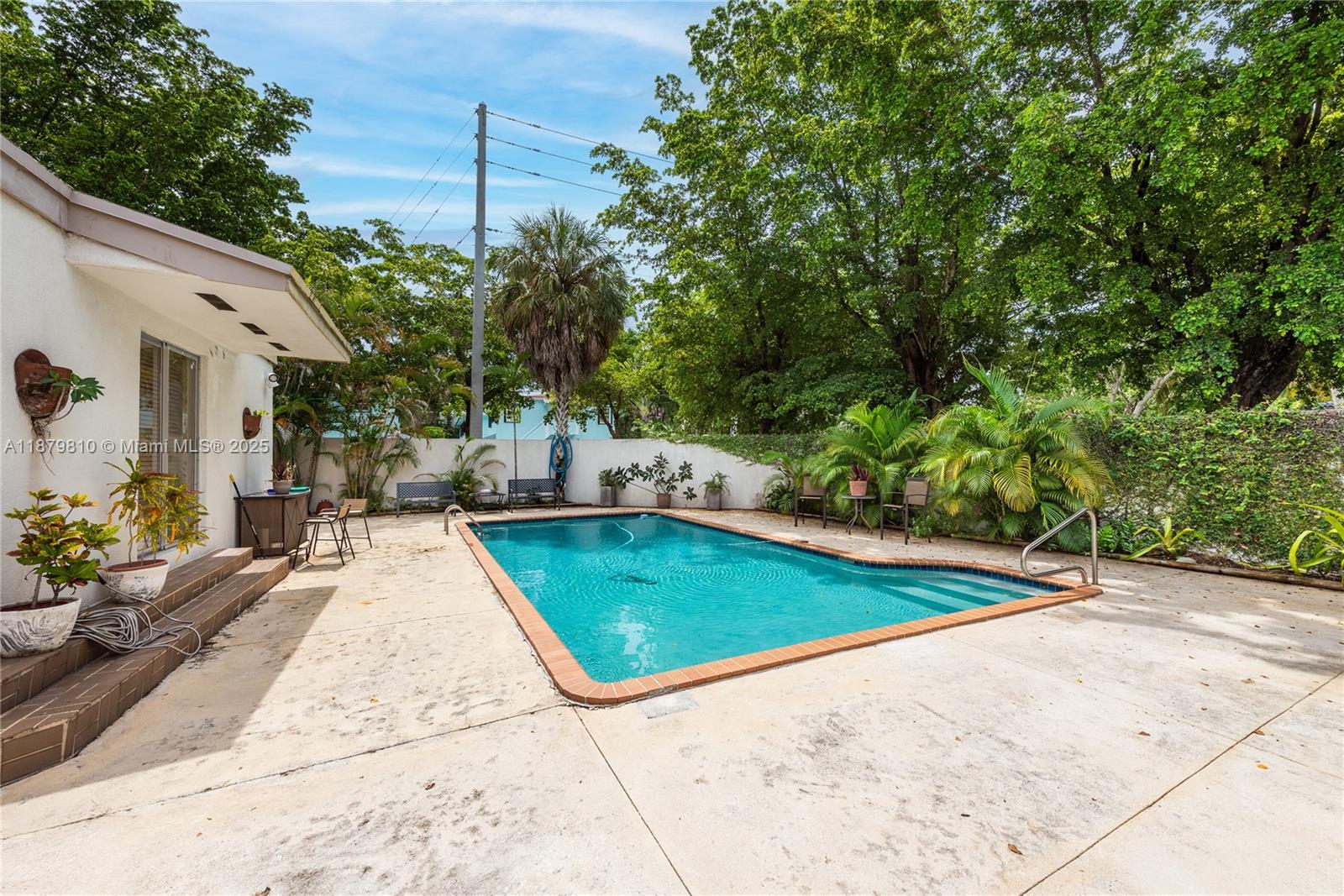 2920 SW 1st Ave Miami, FL 33129