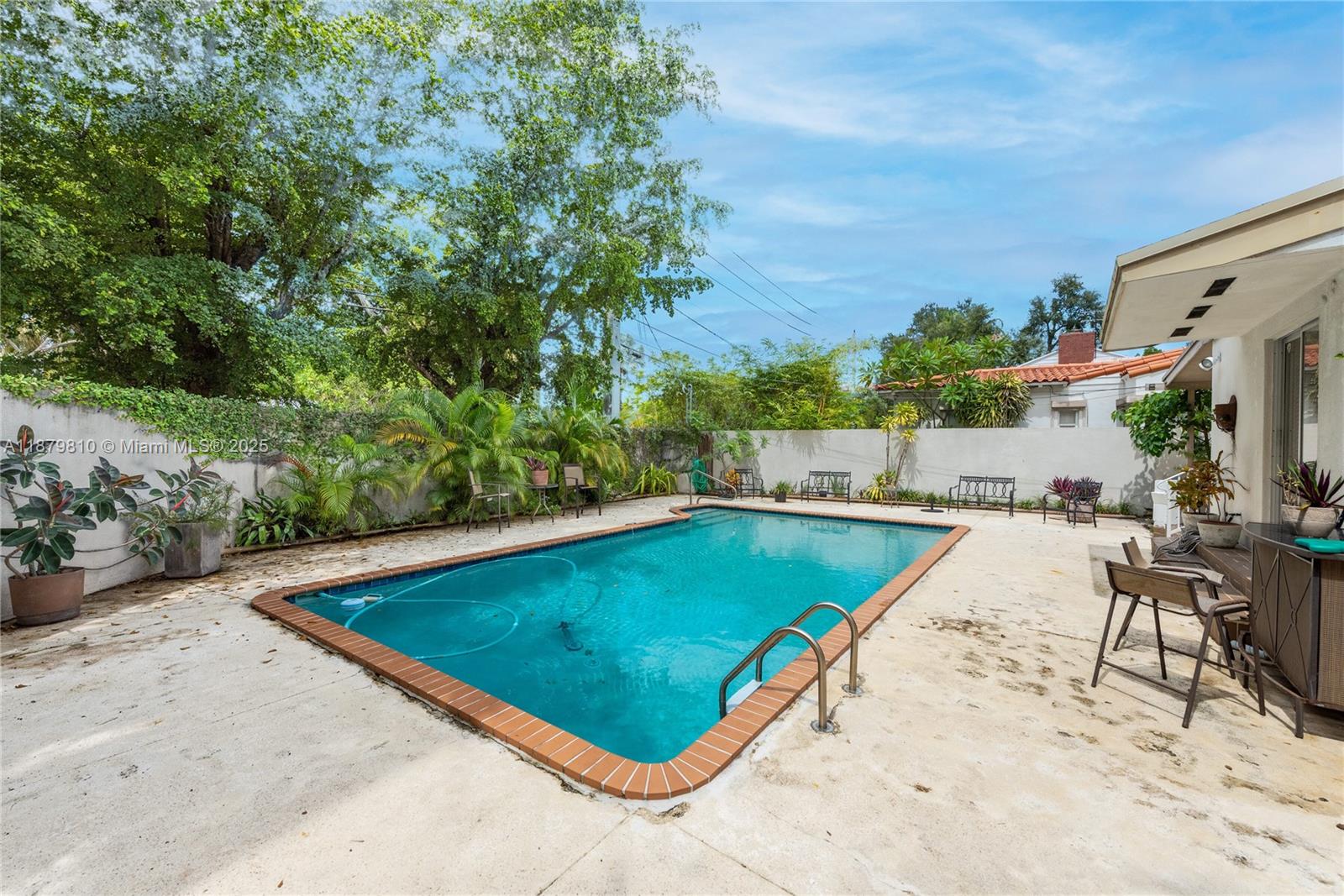 2920 SW 1st Ave Miami, FL 33129