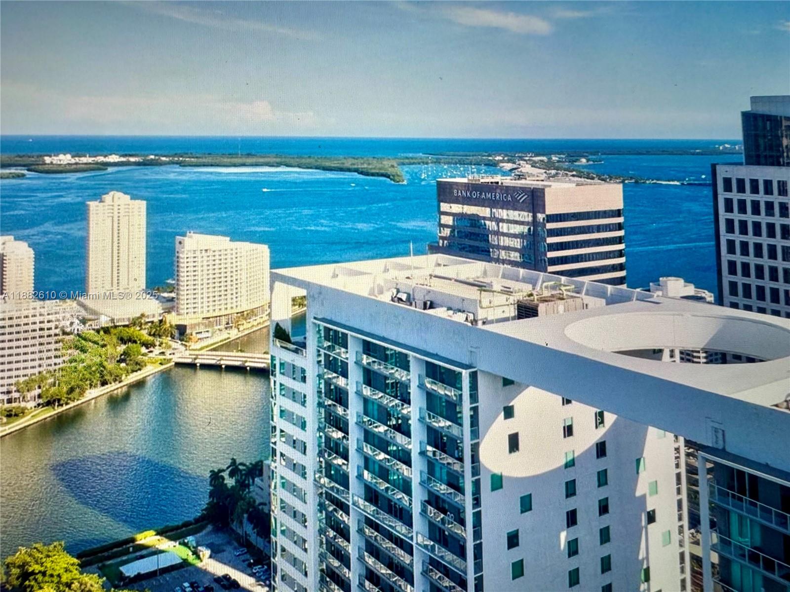 500 Brickell Ave #1600