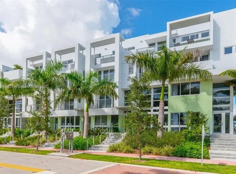 89 N Shore Dr