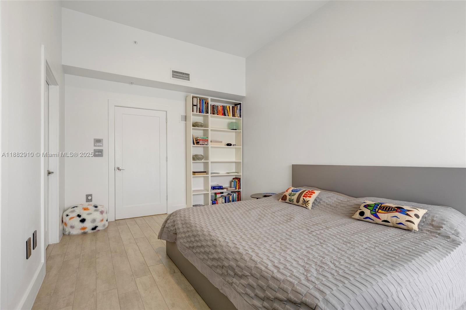 89 N Shore Dr Miami Beach, FL 33141