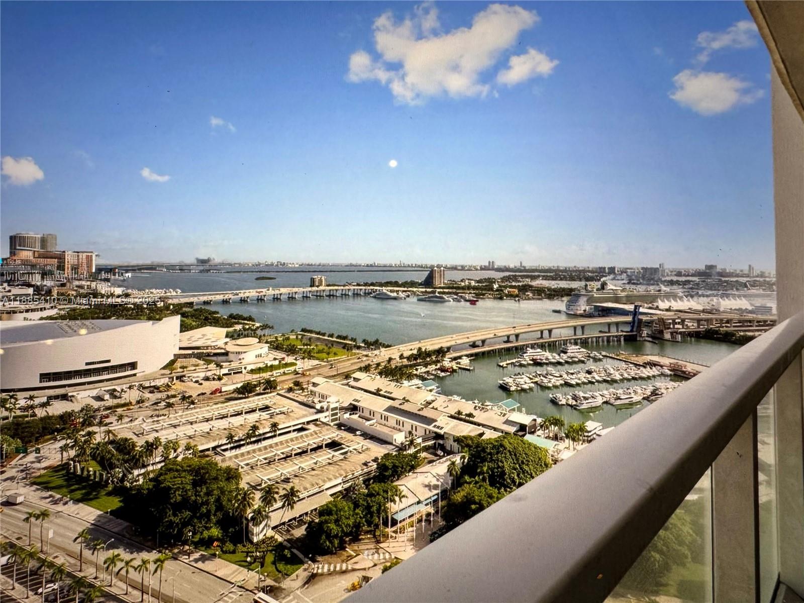 244 Biscayne Blvd #2906