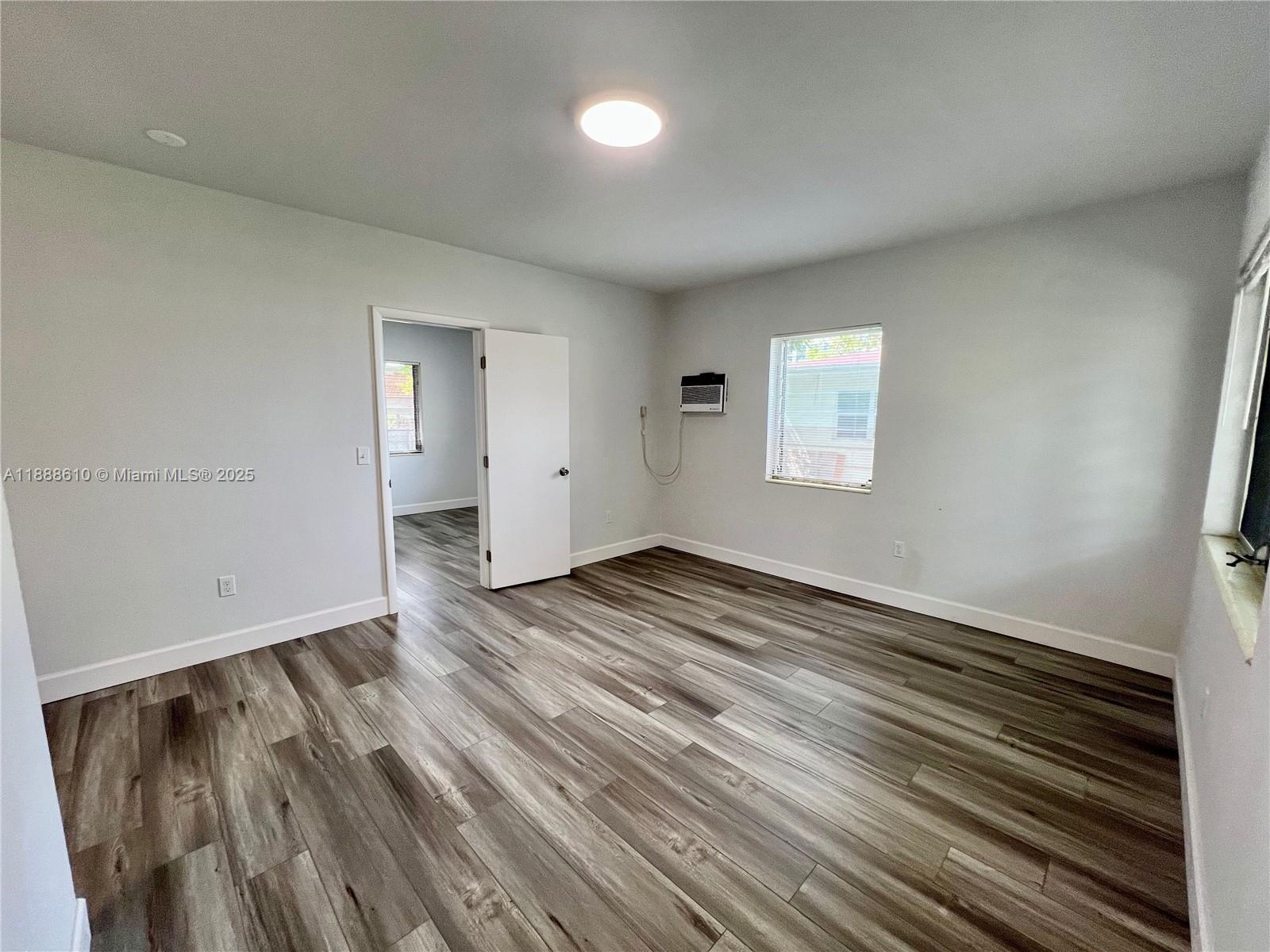 962 NW 6th St #2