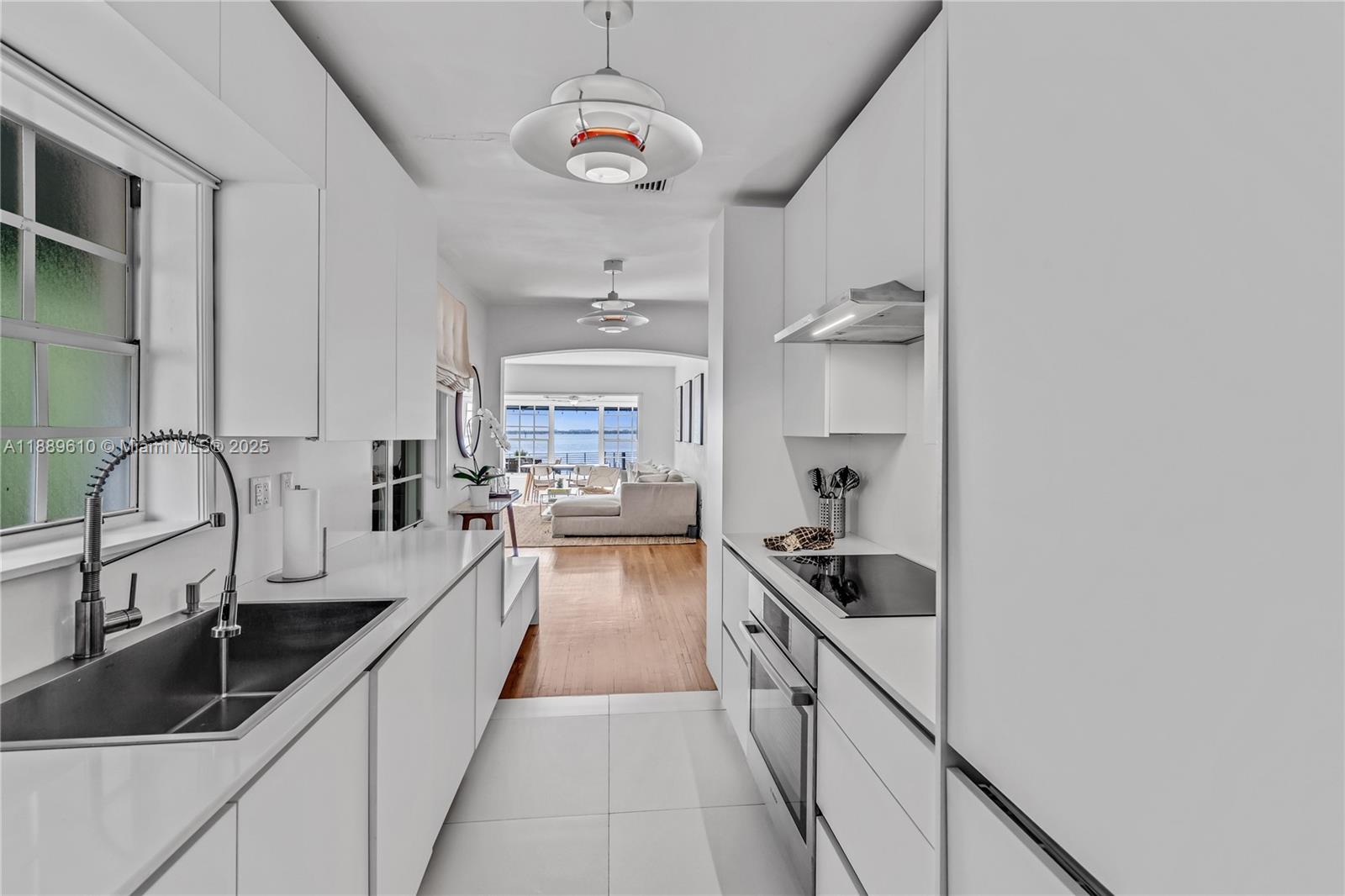 8 Century Ln Miami Beach, FL 33139 8 Century Ln Miami Beach, FL 33139