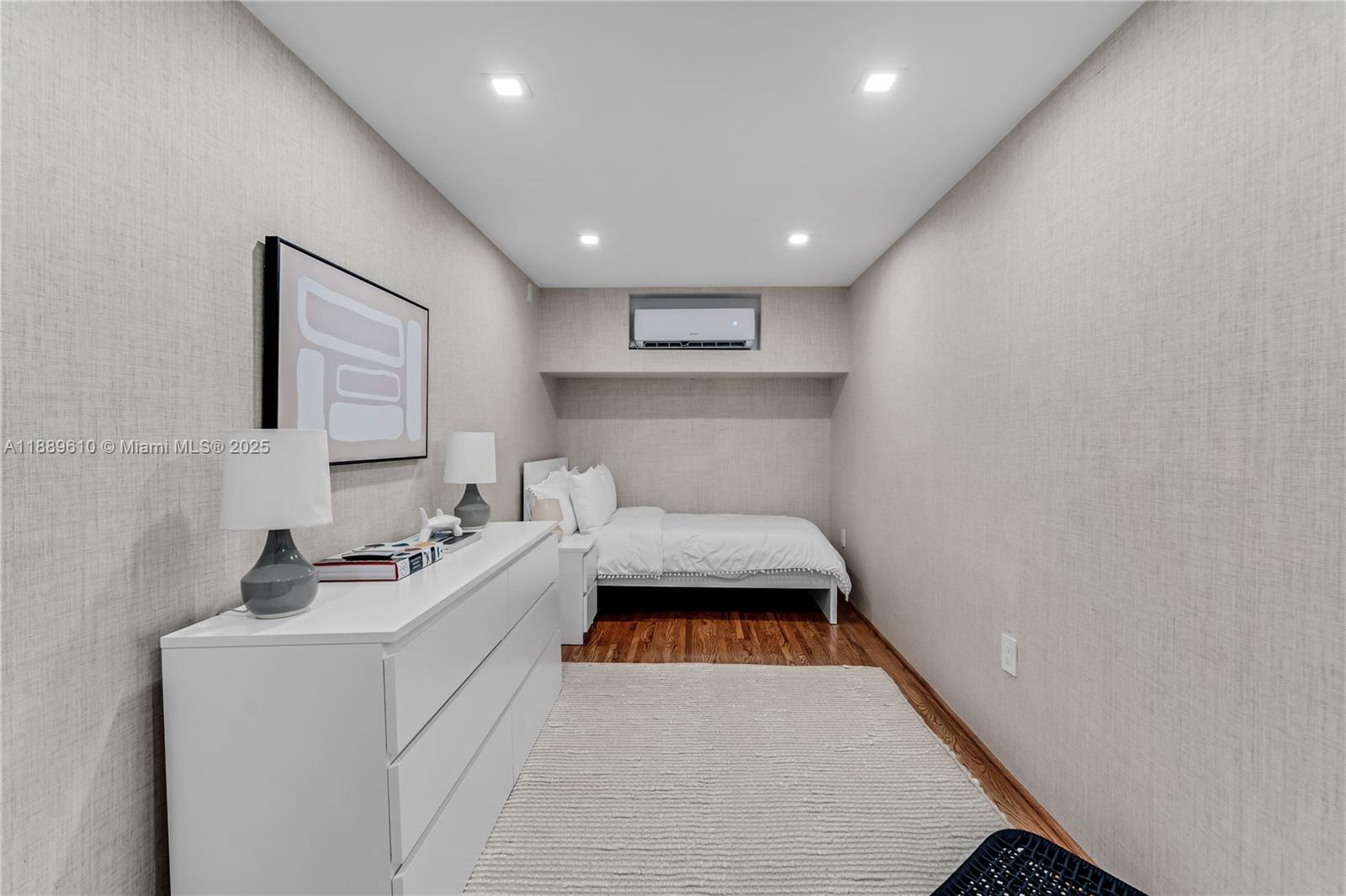 8 Century Ln Miami Beach, FL 33139 8 Century Ln Miami Beach, FL 33139