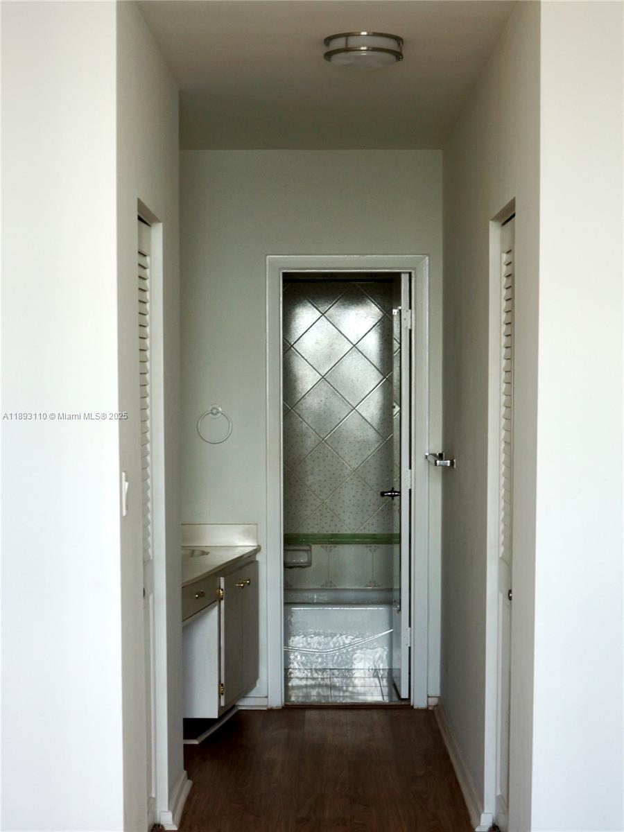 image Arlen House Condo14