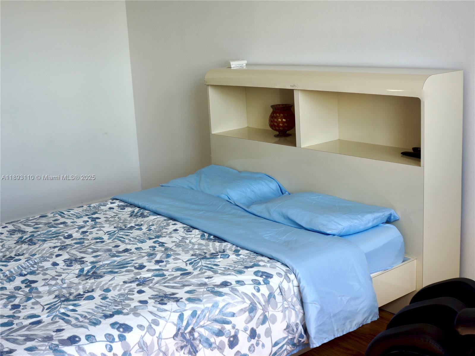 image Arlen House Condo18