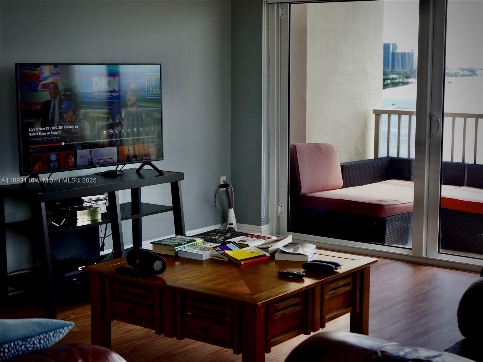 image Arlen House Condo19