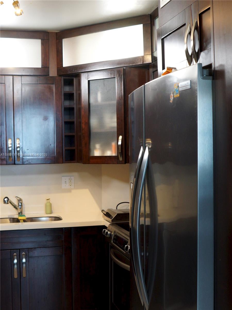 image Arlen House Condo25