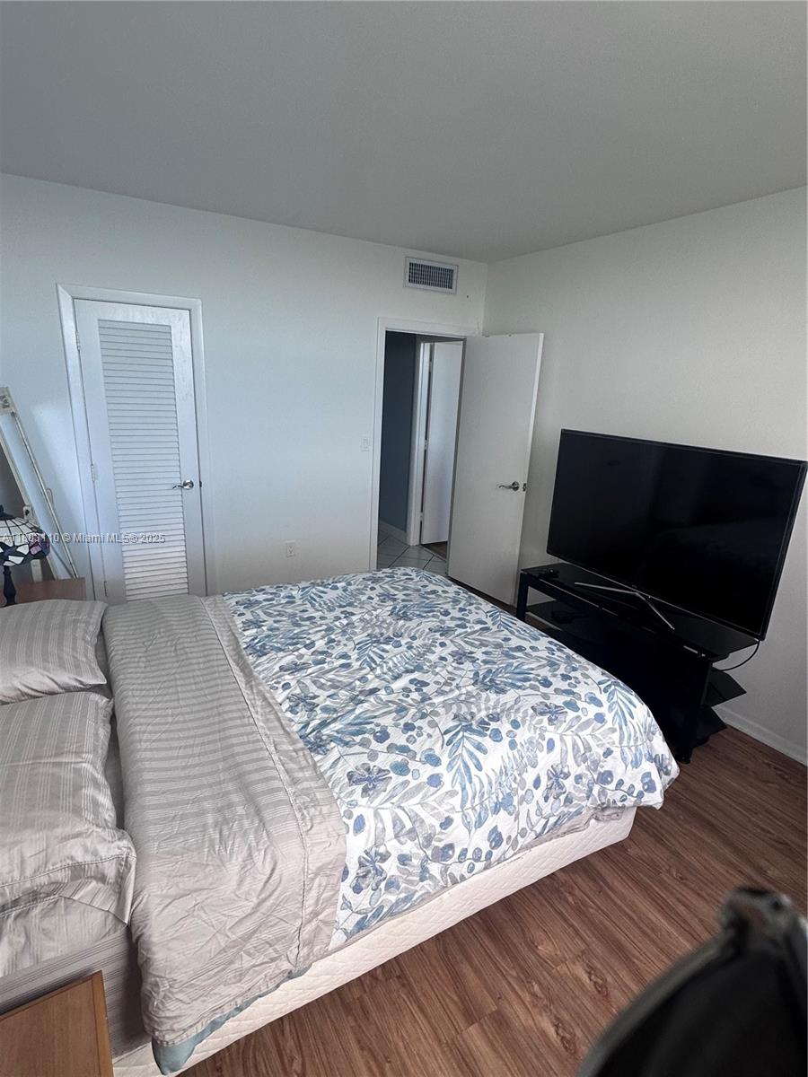 image Arlen House Condo28