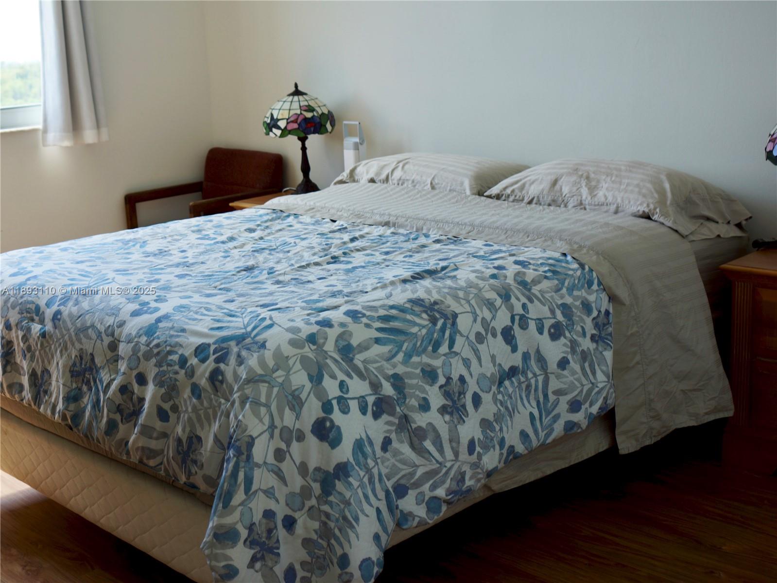 image Arlen House Condo2