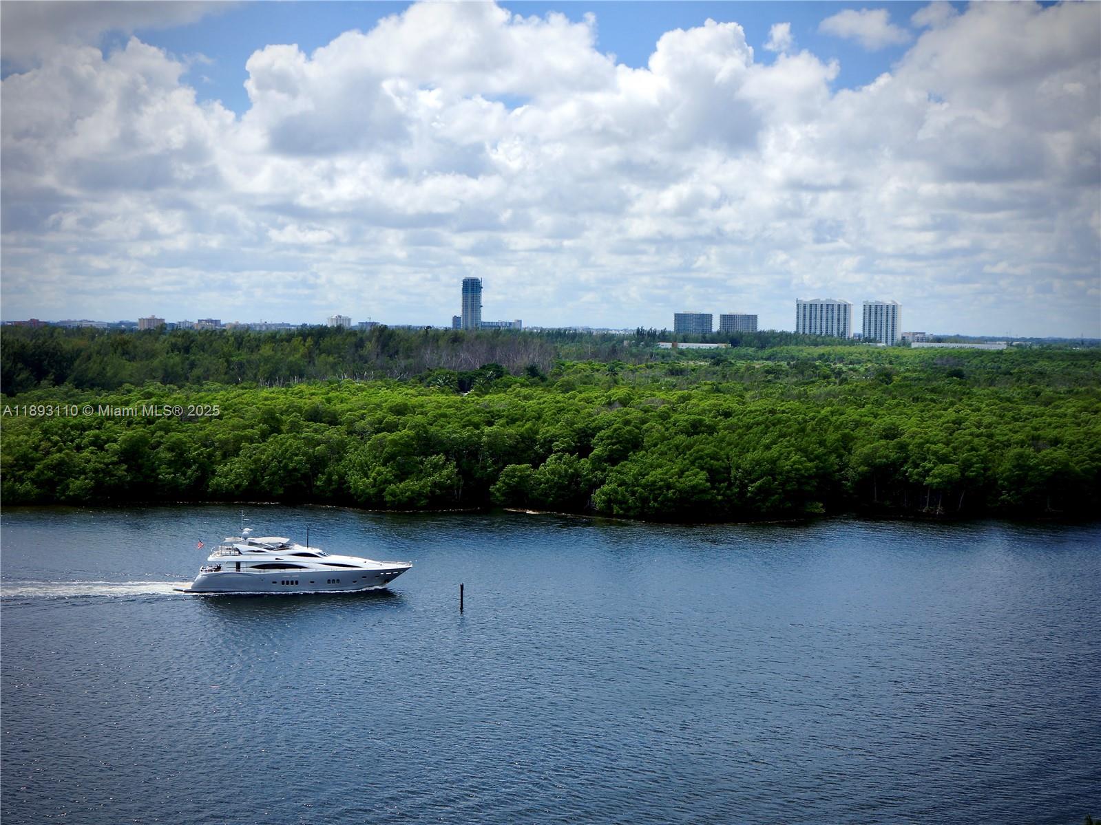 image Arlen House Condo33