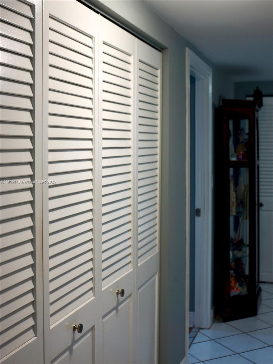 image Arlen House Condo35