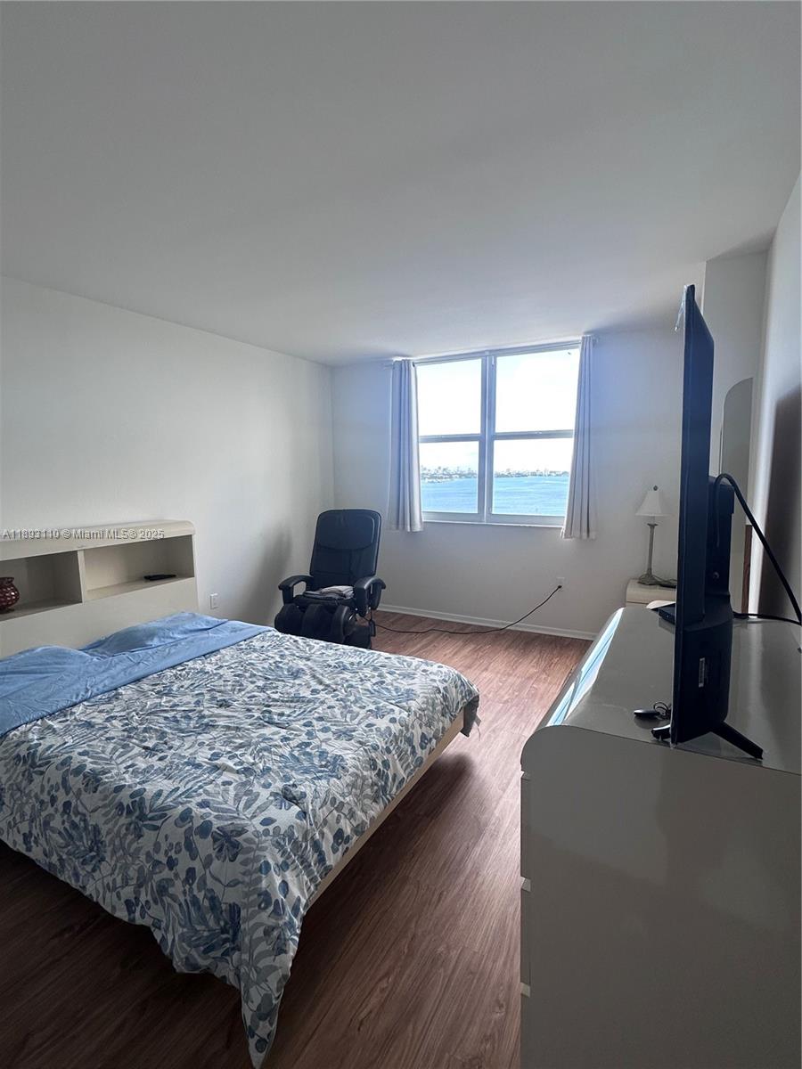 image Arlen House Condo36