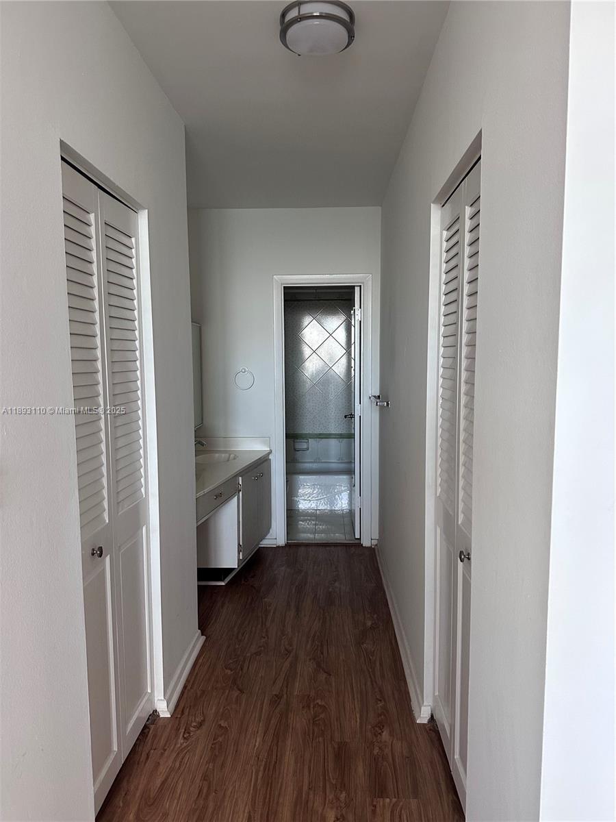 image Arlen House Condo37