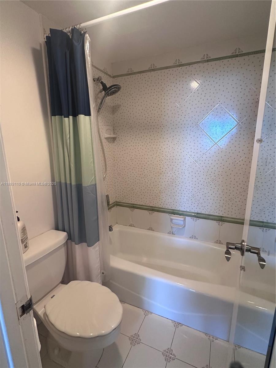 image Arlen House Condo38