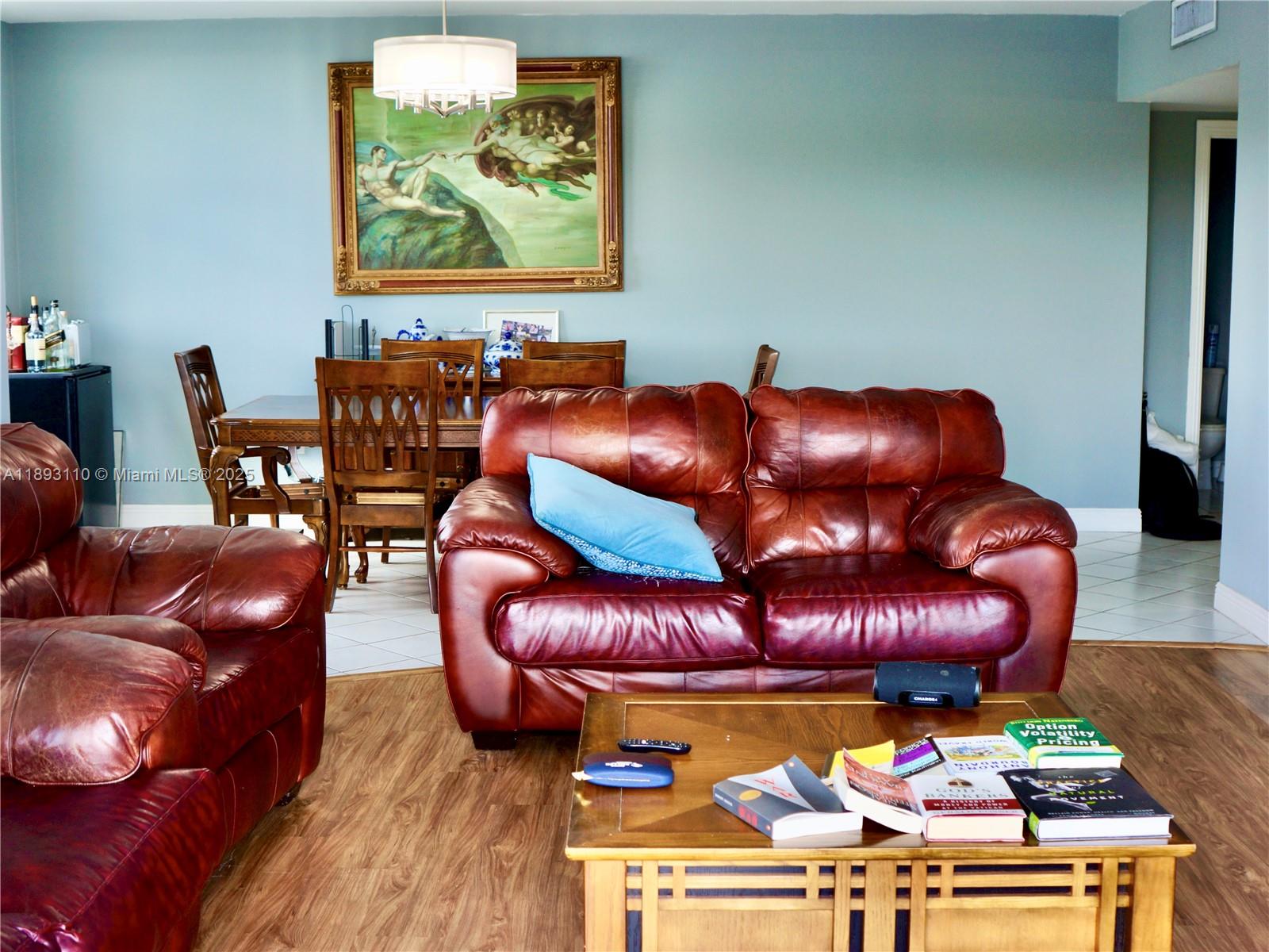 image Arlen House Condo5