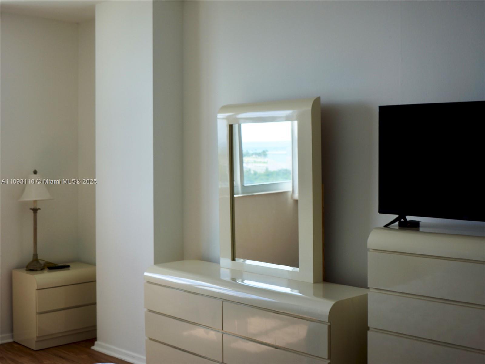 image Arlen House Condo7