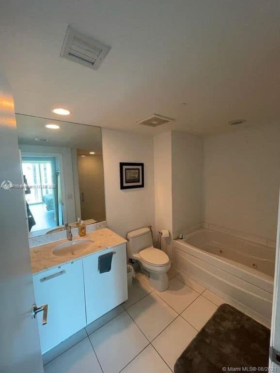 image 500 Brickell West Condo3