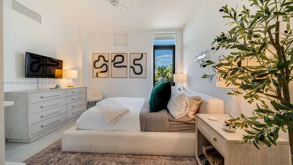 image Ten30 South Beach11