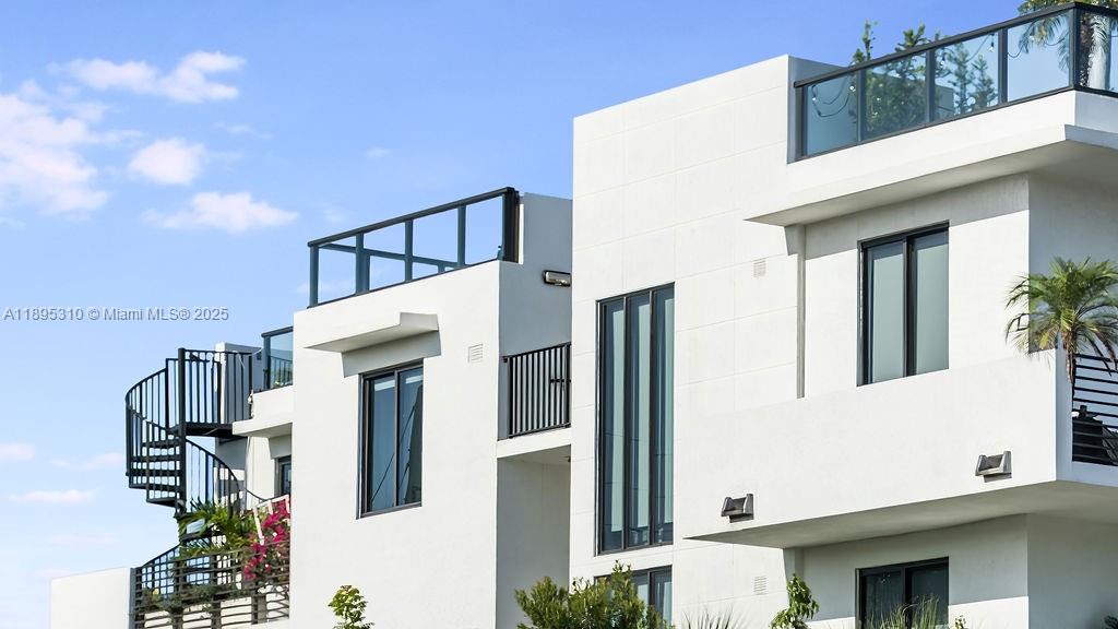 image Ten30 South Beach37