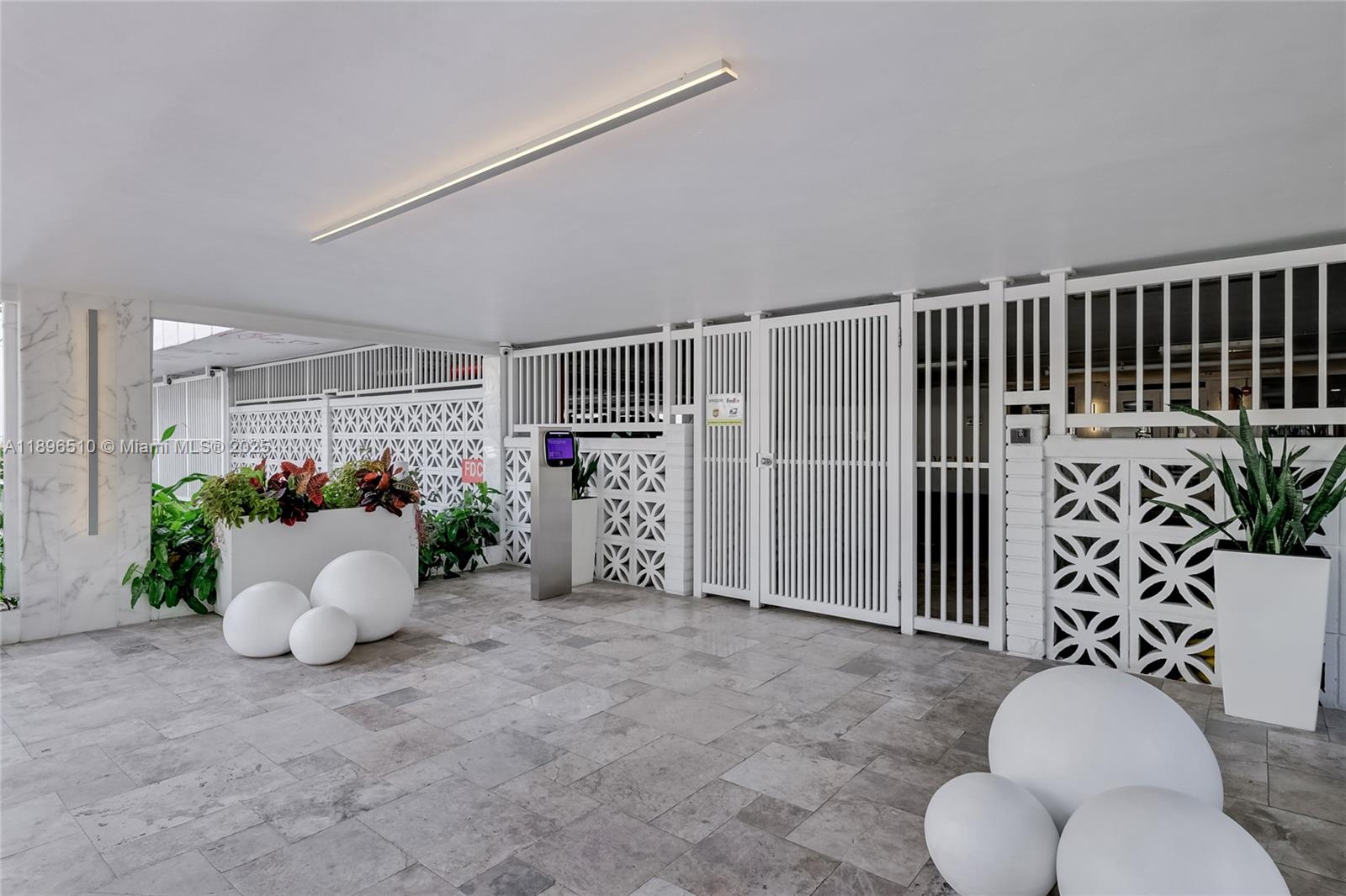 401 Ocean Dr #624 Miami Beach, FL 33139