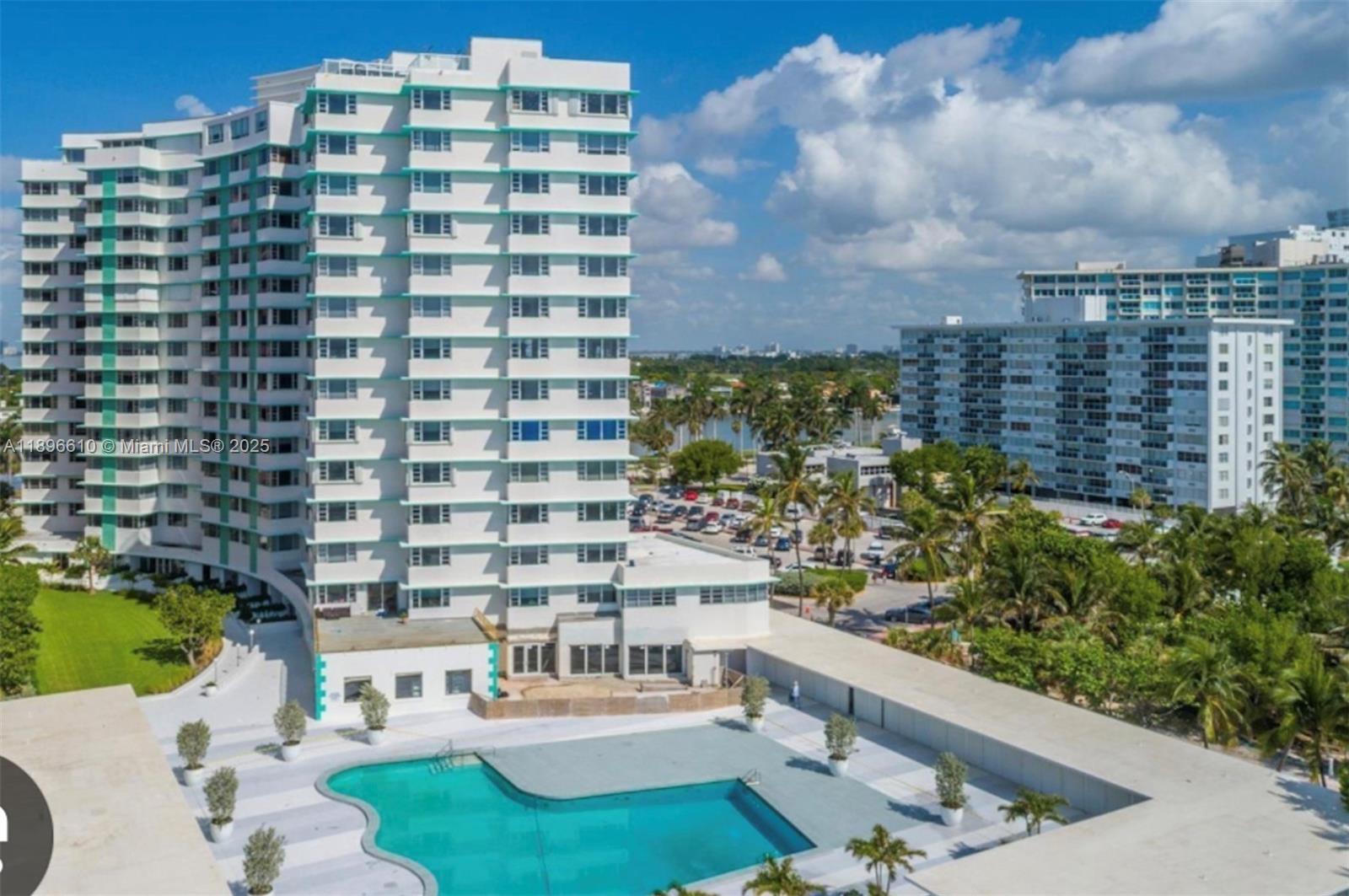 5255 Collins Ave #11B