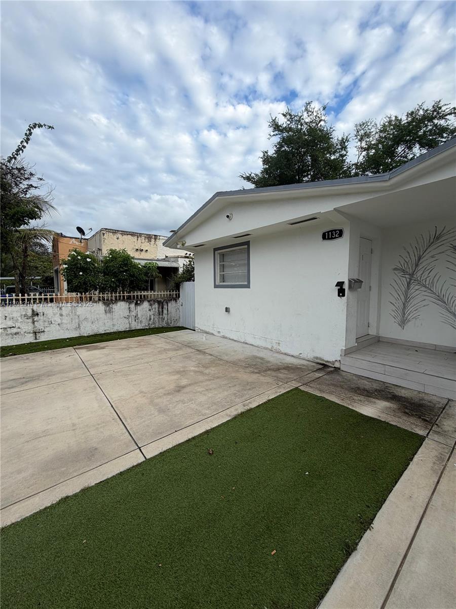 1132 NW 38th St #1132
