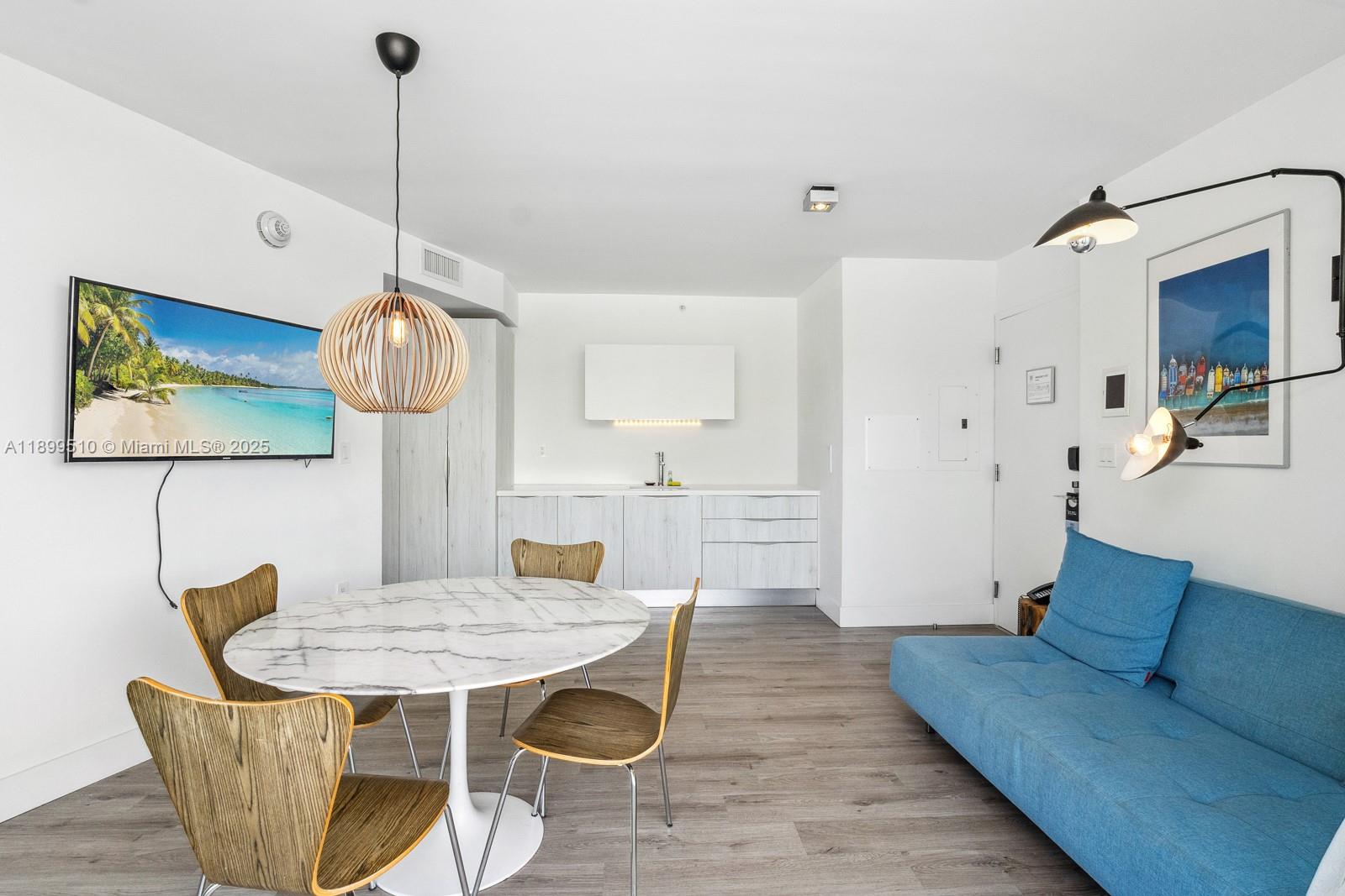 6080 Collins Ave #302