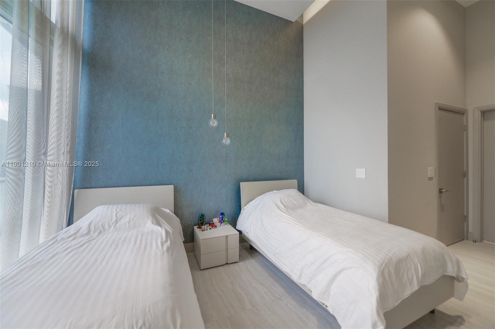 image Icon Brickell14