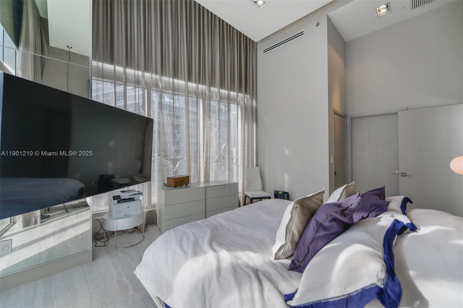 image Icon Brickell17