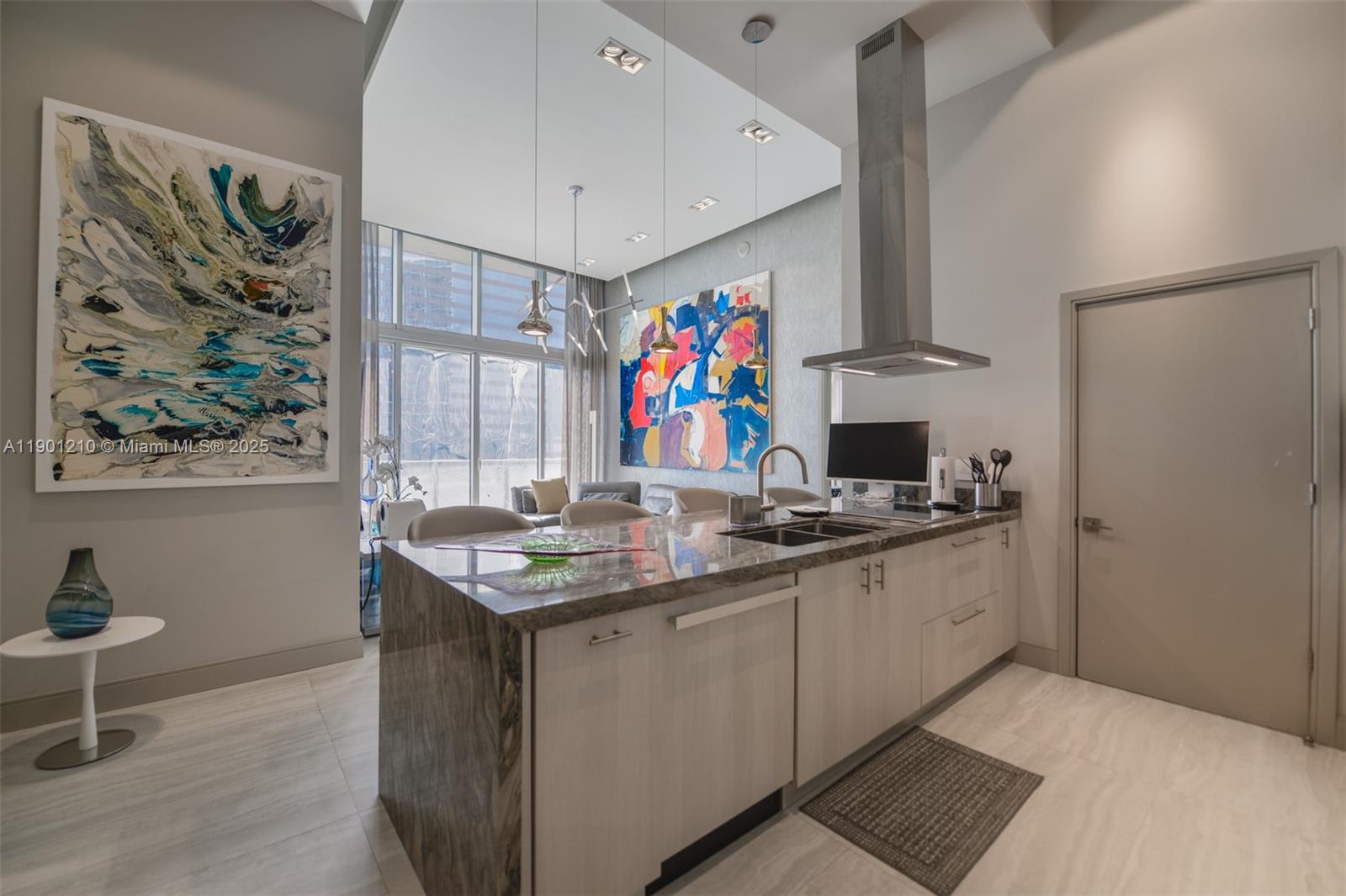 image Icon Brickell8