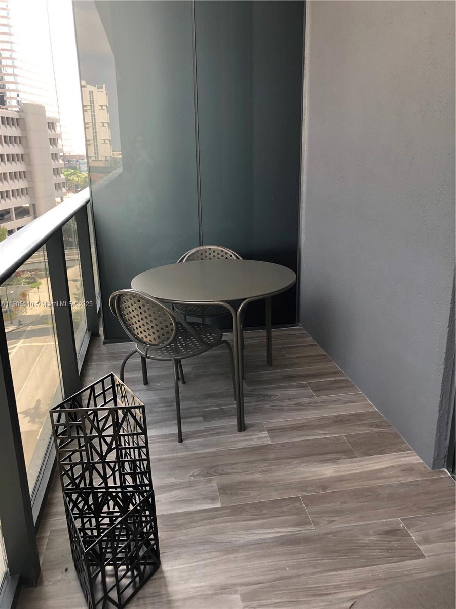 image 801 Sma Designer Suites C12