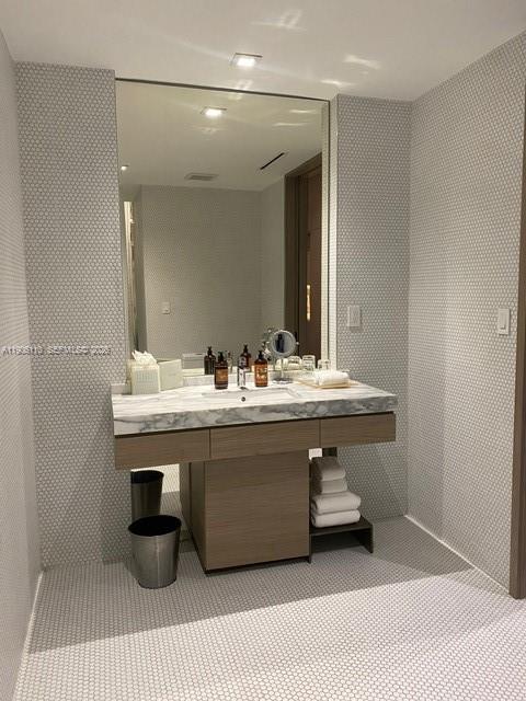 image 801 Sma Designer Suites C35