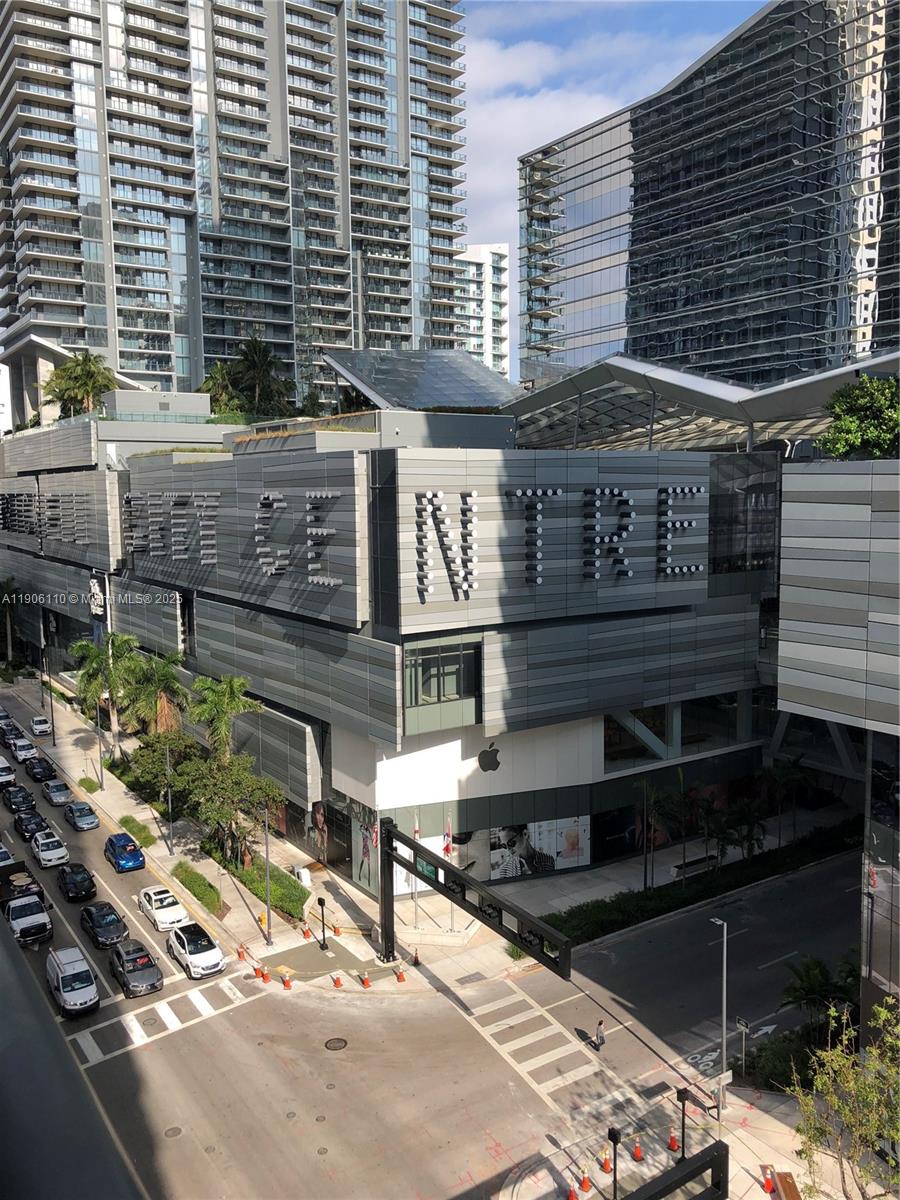 image 801 Sma Designer Suites C8