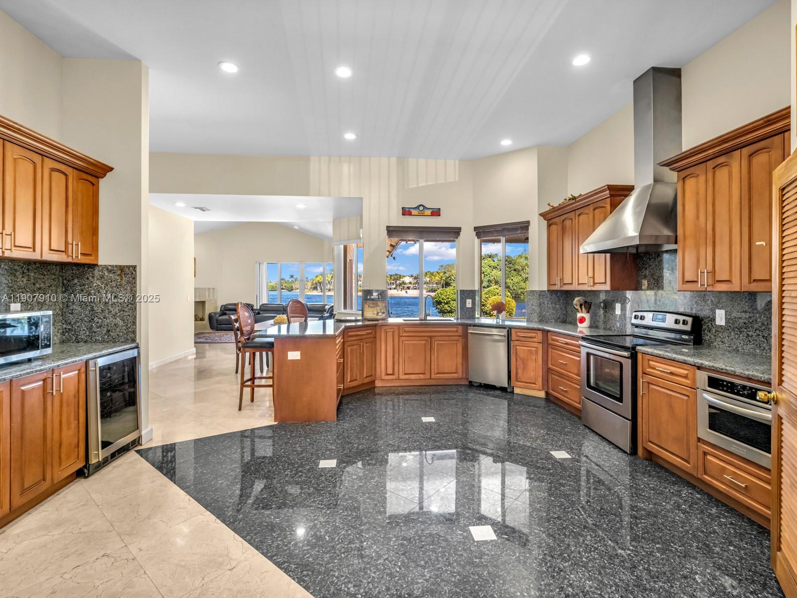 2710 Walkers Way Weston, FL 33331