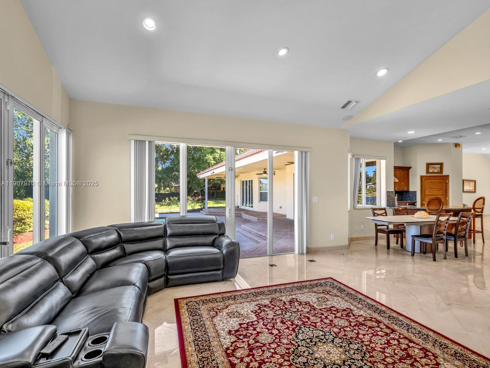 2710 Walkers Way Weston, FL 33331