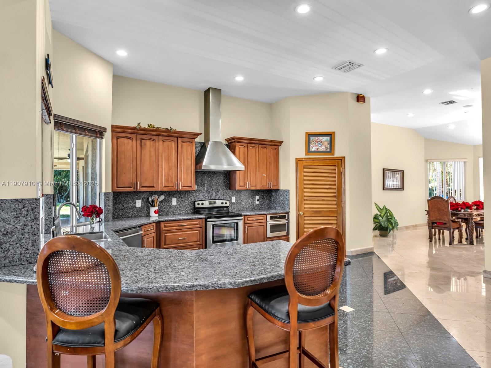 2710 Walkers Way Weston, FL 33331