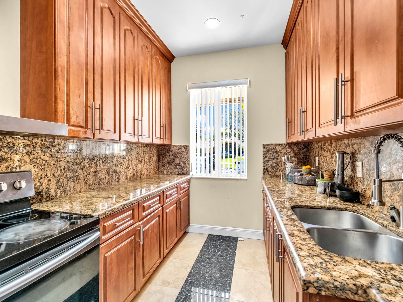 2710 Walkers Way Weston, FL 33331