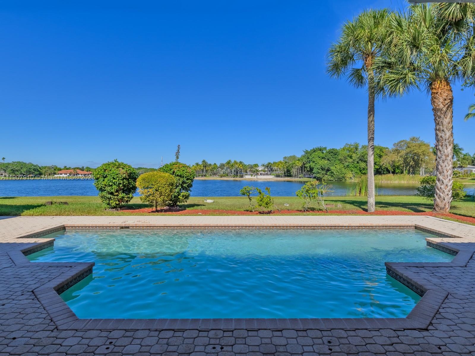 2710 Walkers Way Weston, FL 33331