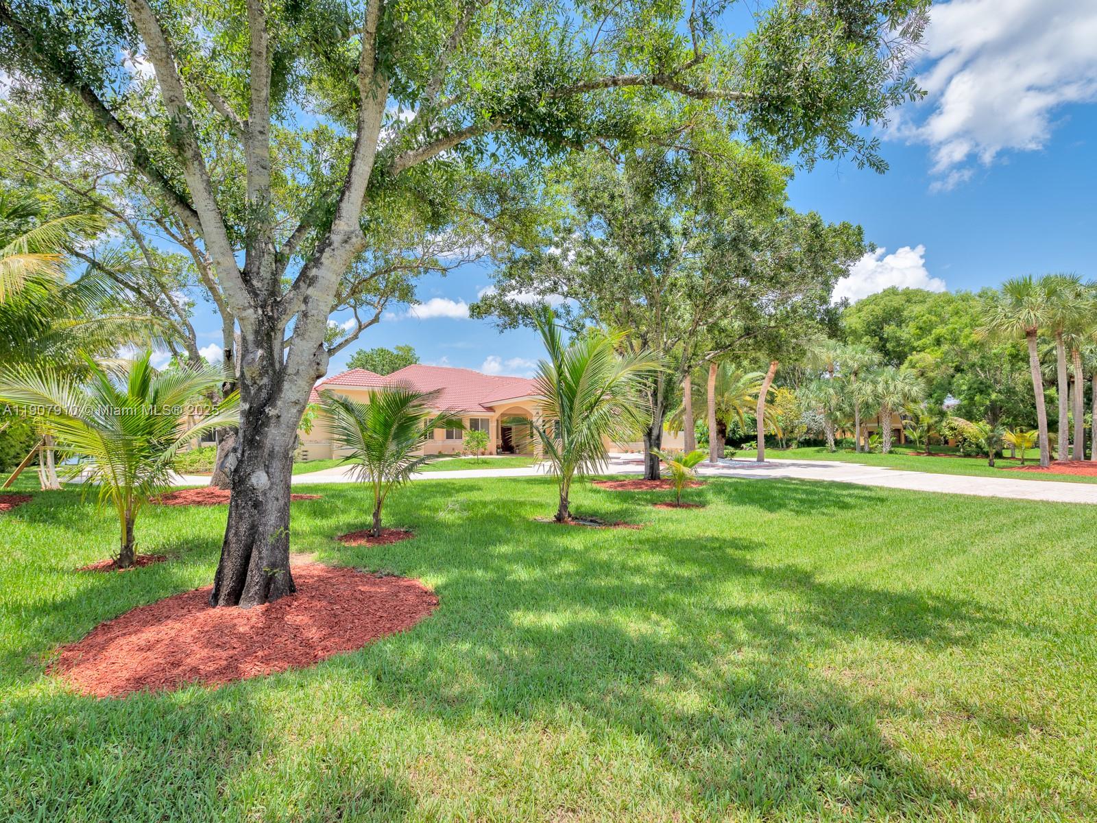 2710 Walkers Way Weston, FL 33331