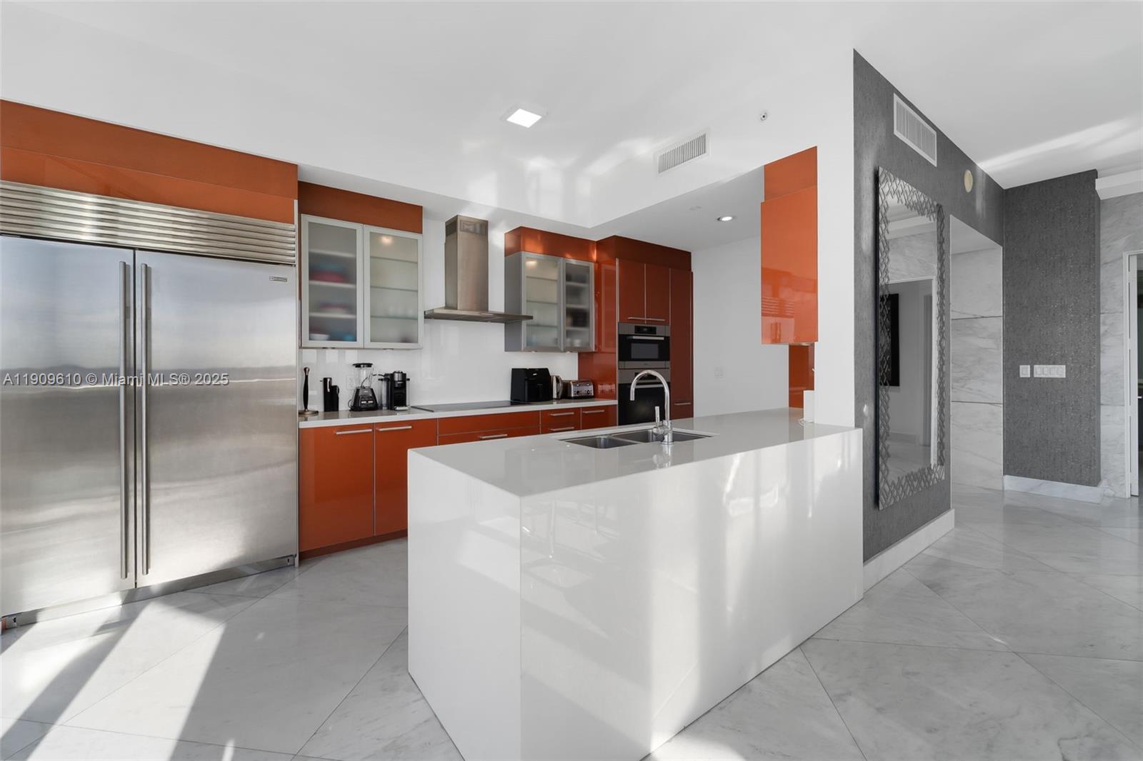 4100 Island Blvd #903 Aventura, FL 33160