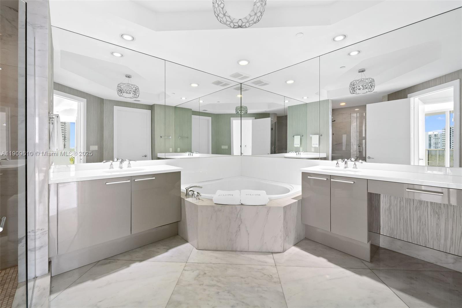 4100 Island Blvd #903 Aventura, FL 33160