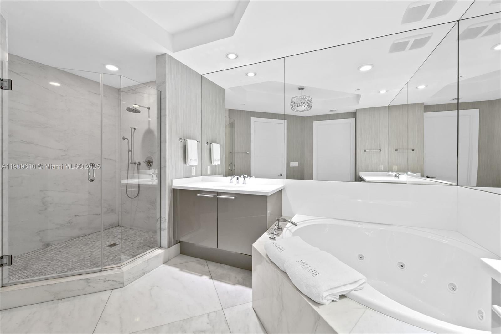 4100 Island Blvd #903 Aventura, FL 33160