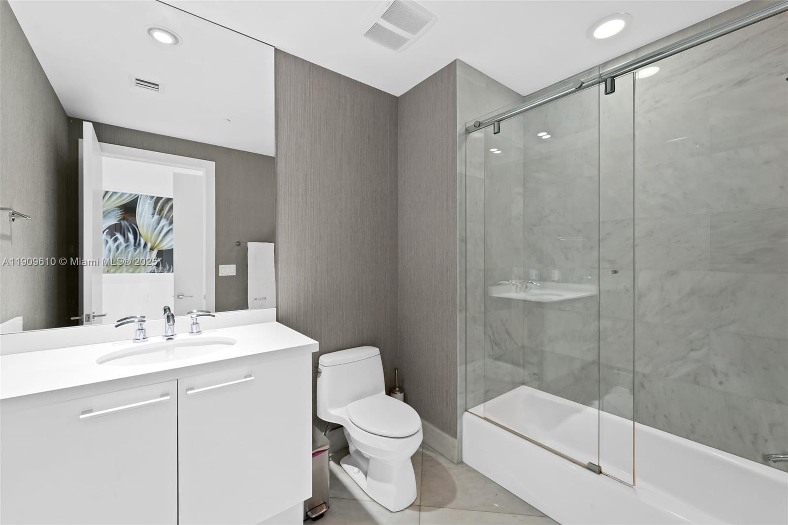 4100 Island Blvd #903 Aventura, FL 33160