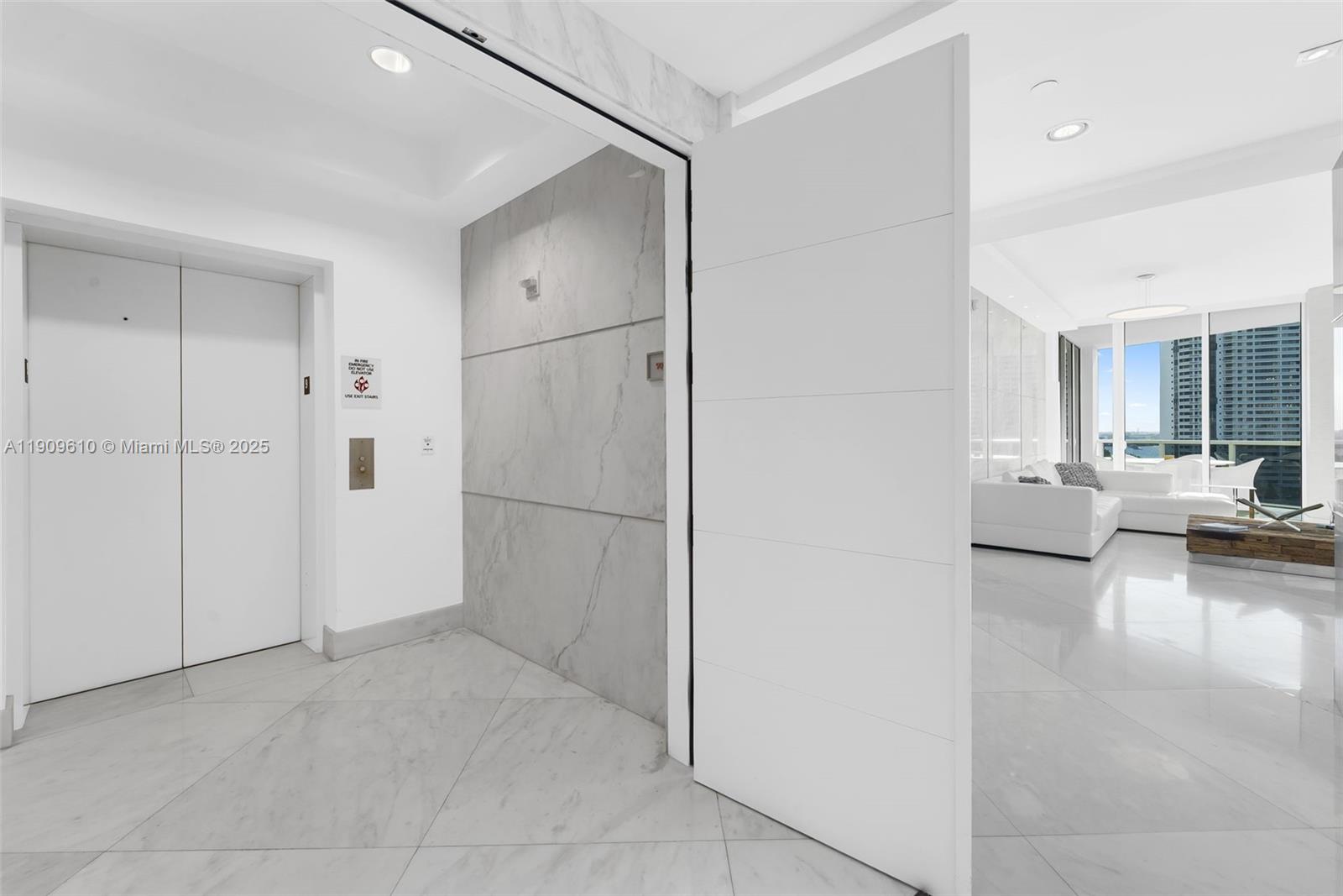 4100 Island Blvd #903 Aventura, FL 33160