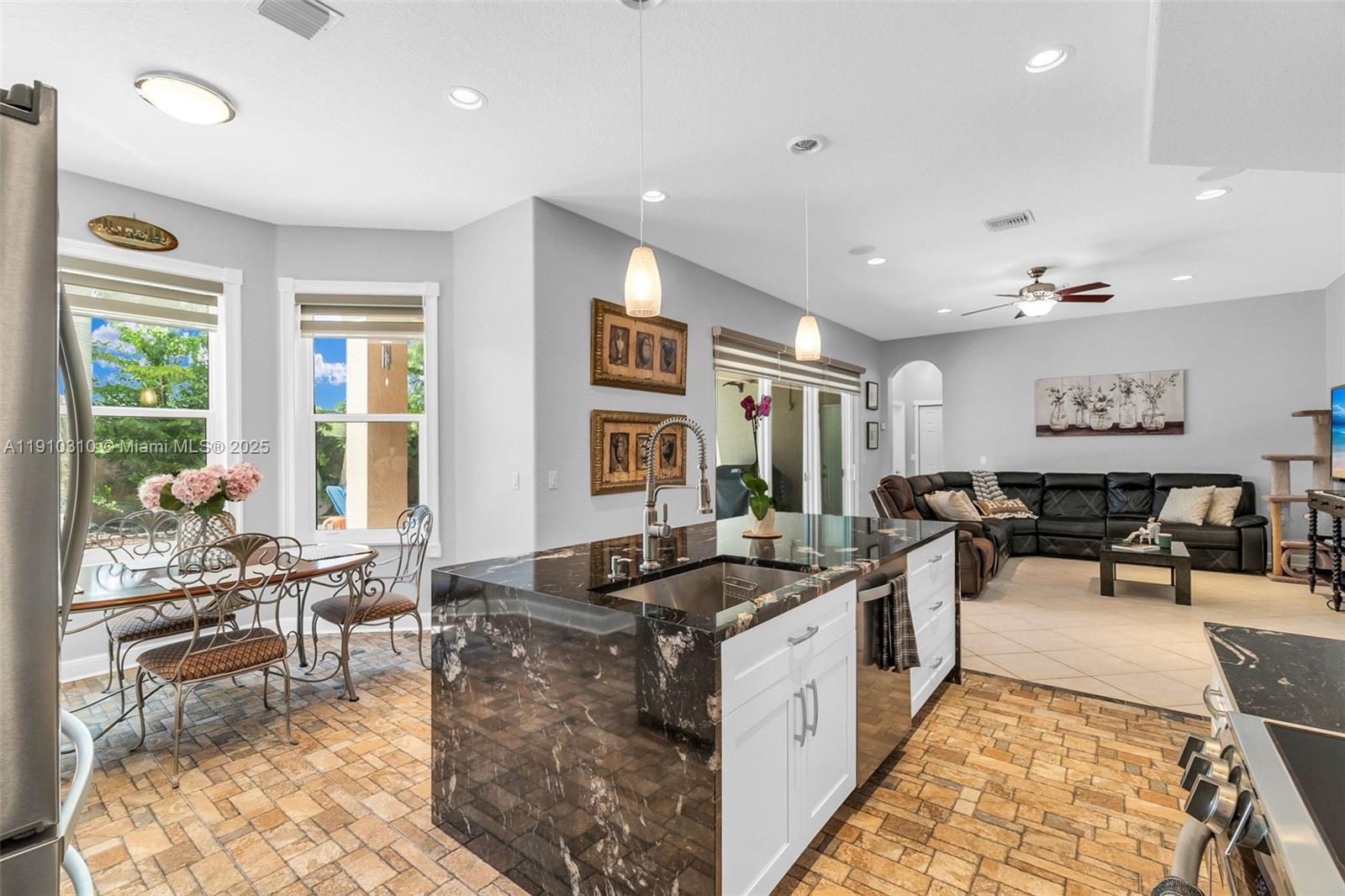 15974 SW 16th St Pembroke Pines, FL 33027