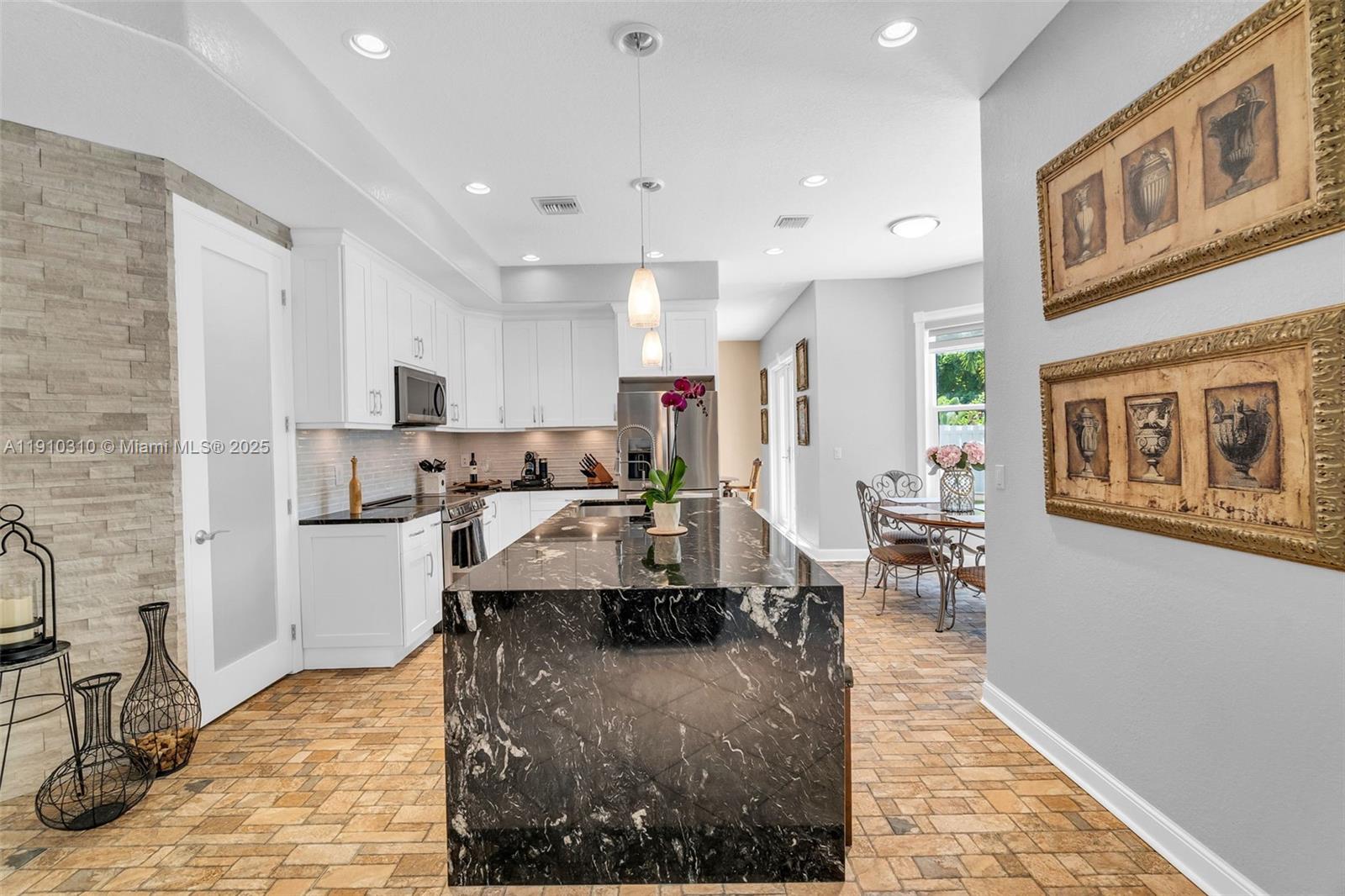 15974 SW 16th St Pembroke Pines, FL 33027