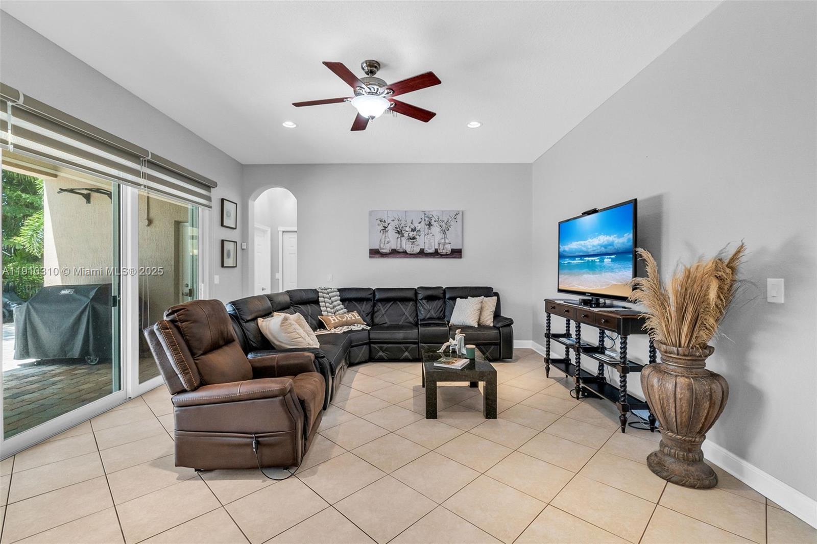 15974 SW 16th St Pembroke Pines, FL 33027